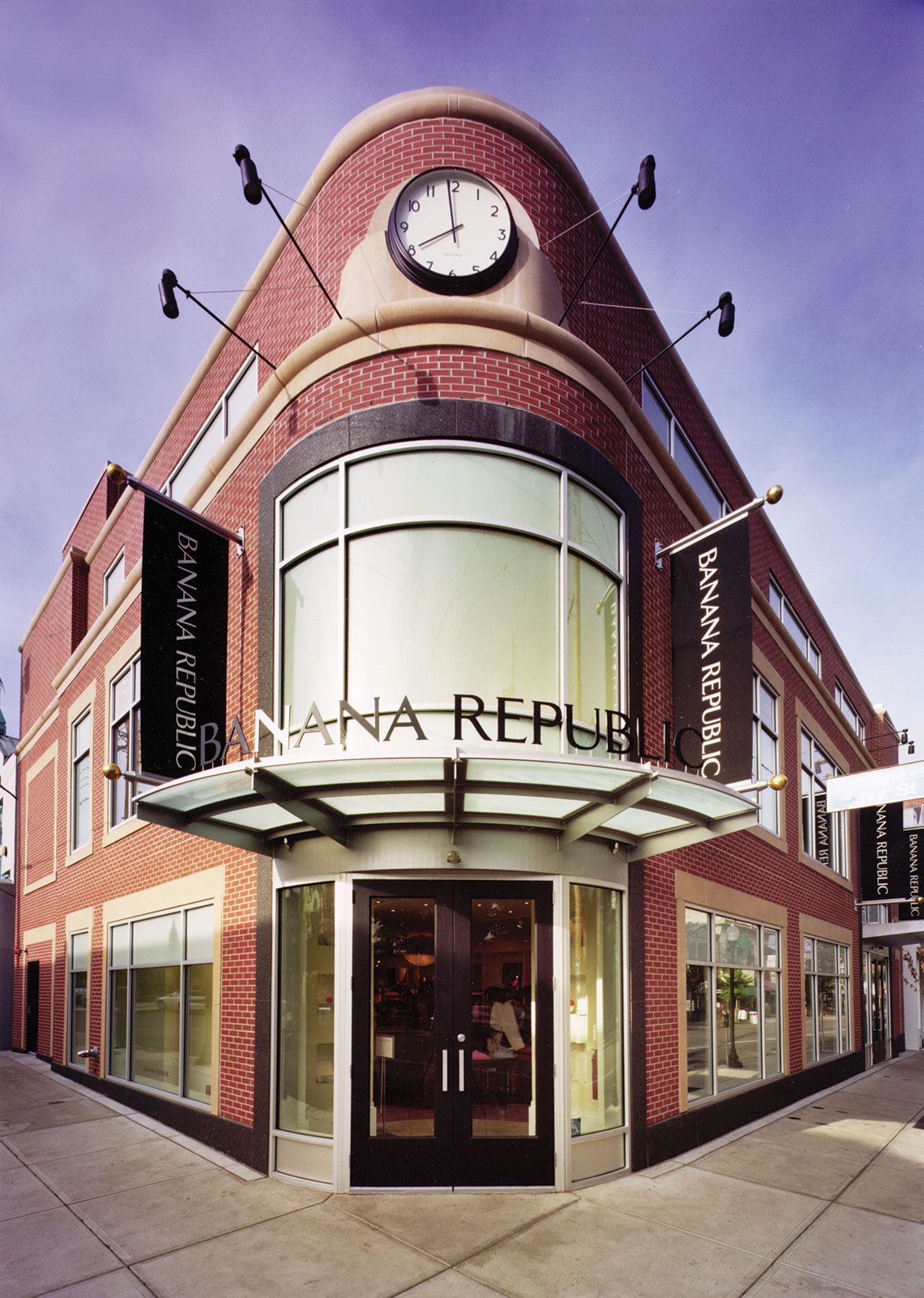 Banana Republic retail store on Walnut Street