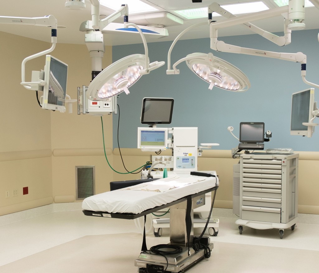 surgical-room-photo surgical-room-photo